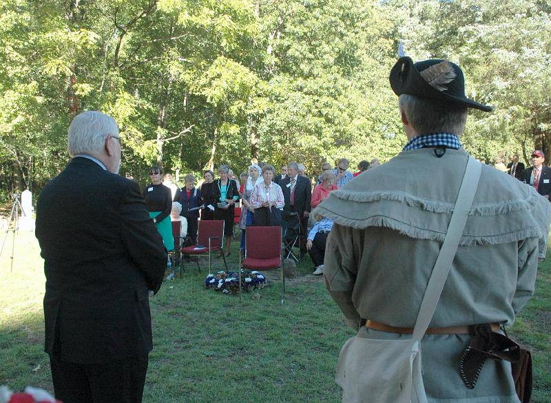crowd116.jpg